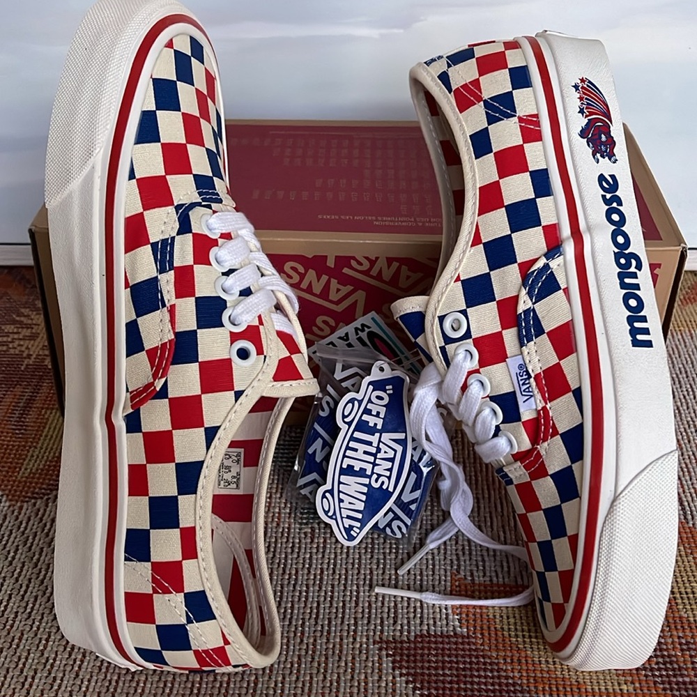 Vans WMNS Authentic 44 D
Our Legends Mongoose Red/ VN0A4BVYRDB
Sneakers - Picture 11 of 16